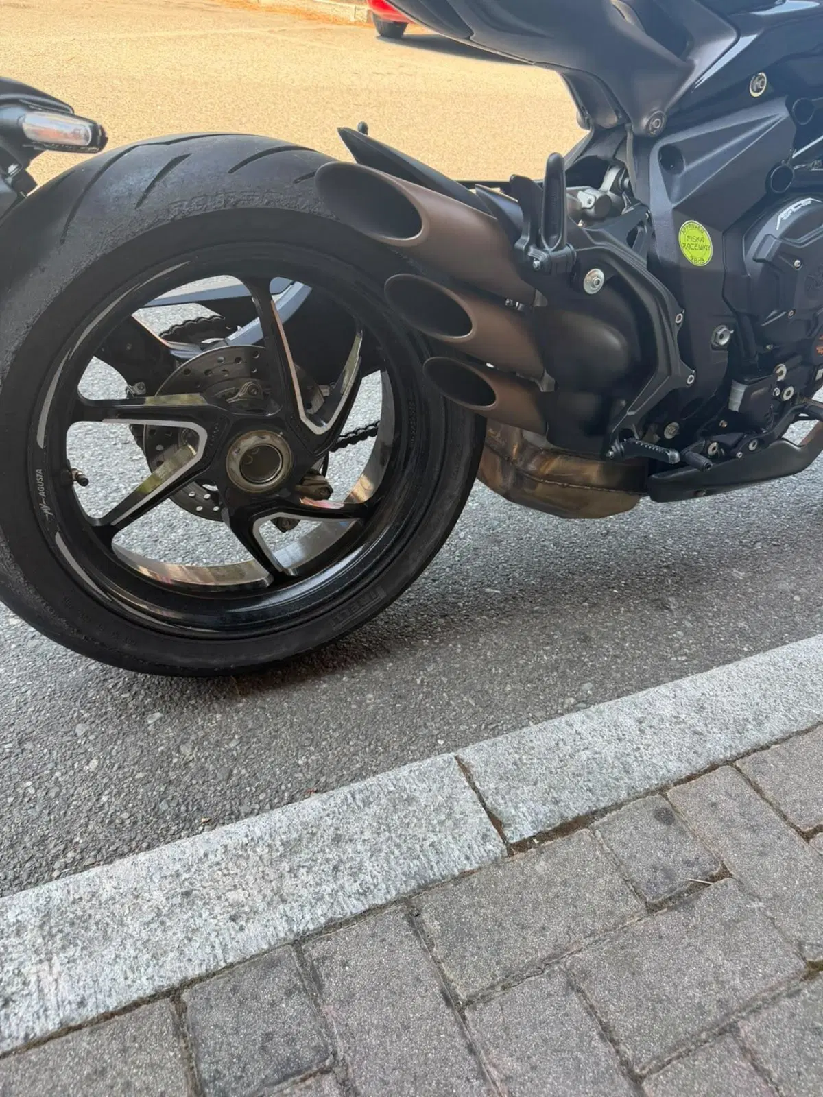 MV Agusta Brutale 800 RR (2021 - 25) (3)