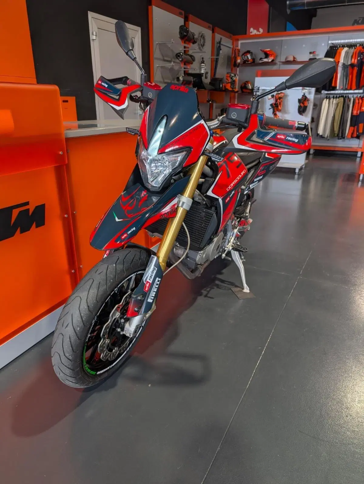 Aprilia Dorsoduro 750 (2009 - 14) (3)