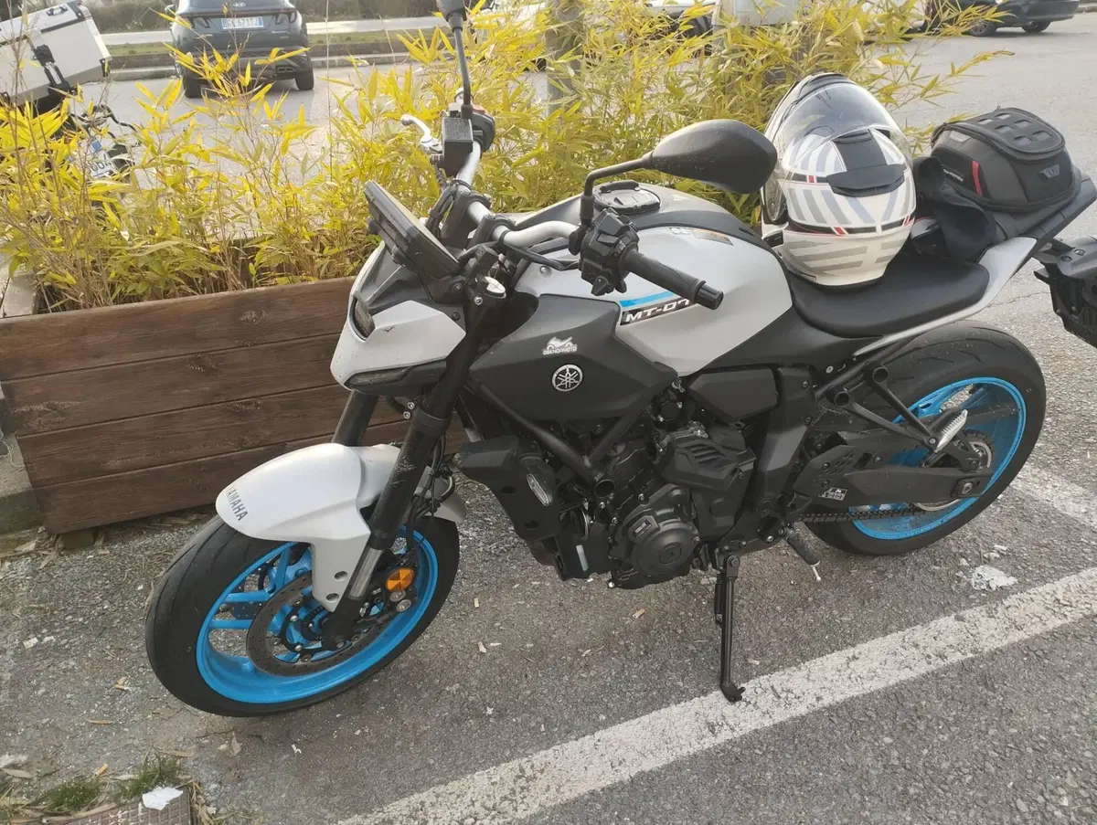 Yamaha MT-07 Y-AMT (2025 - 26) (4)