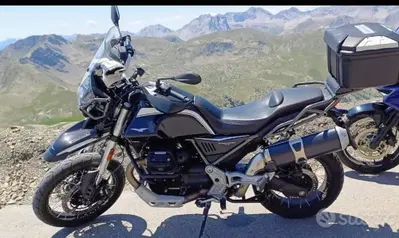 Moto Guzzi V85 TT Guardia d'Onore (2022 - 23) usata