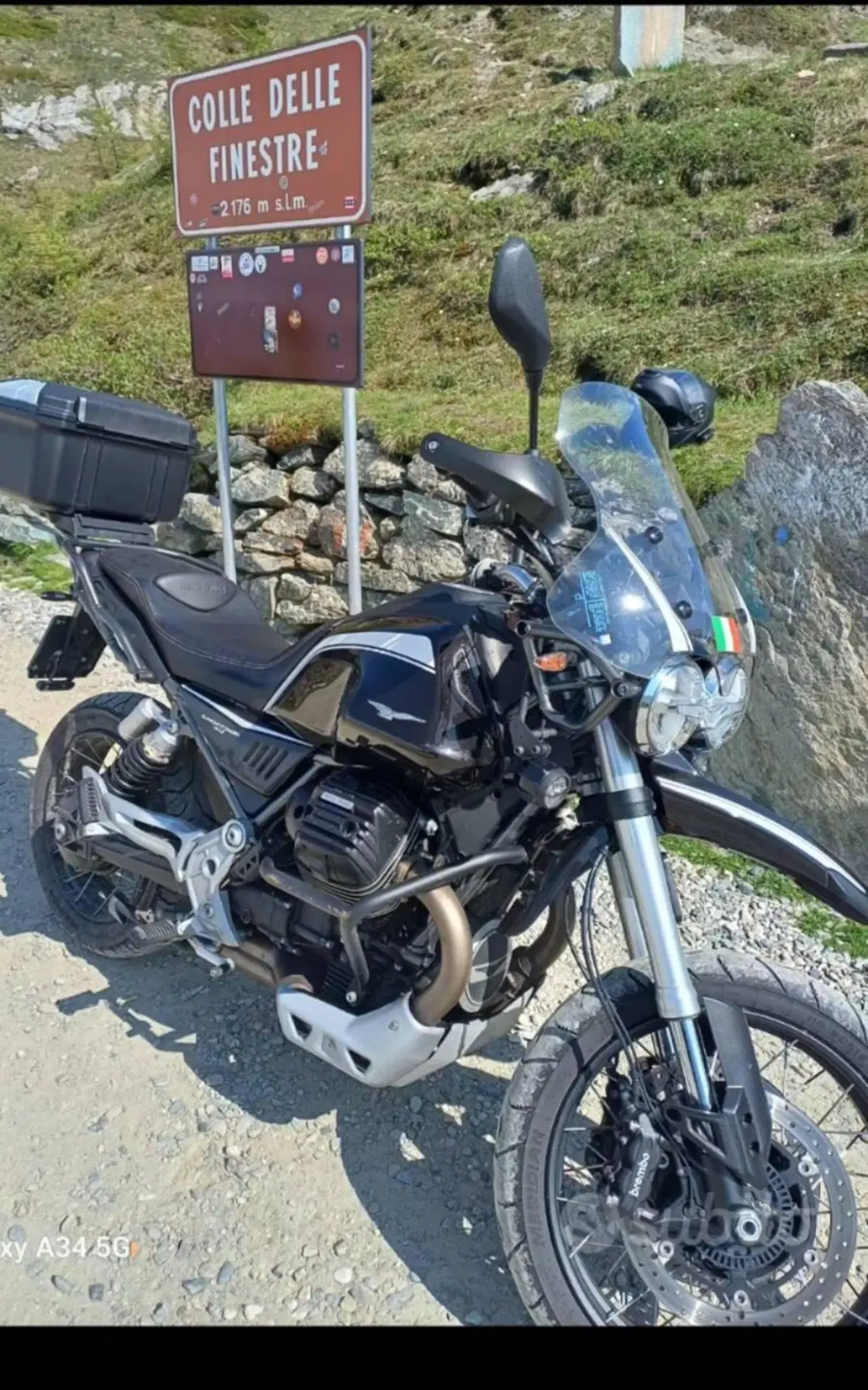 Moto Guzzi V85 TT Guardia d'Onore (2022 - 23) (2)