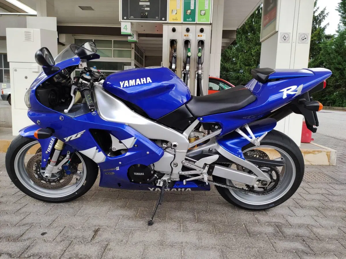 Yamaha YZF R1 (1998 - 99) (5)