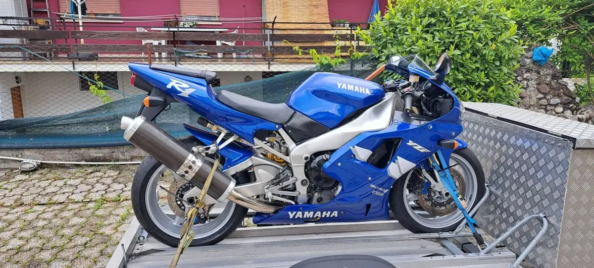 Yamaha YZF R1 (1998 - 99) (6)