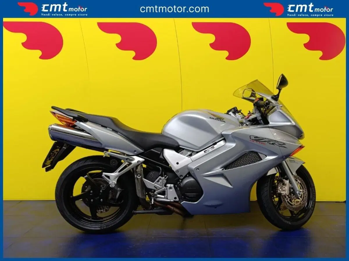 Honda VFR 800 (2002 - 05)