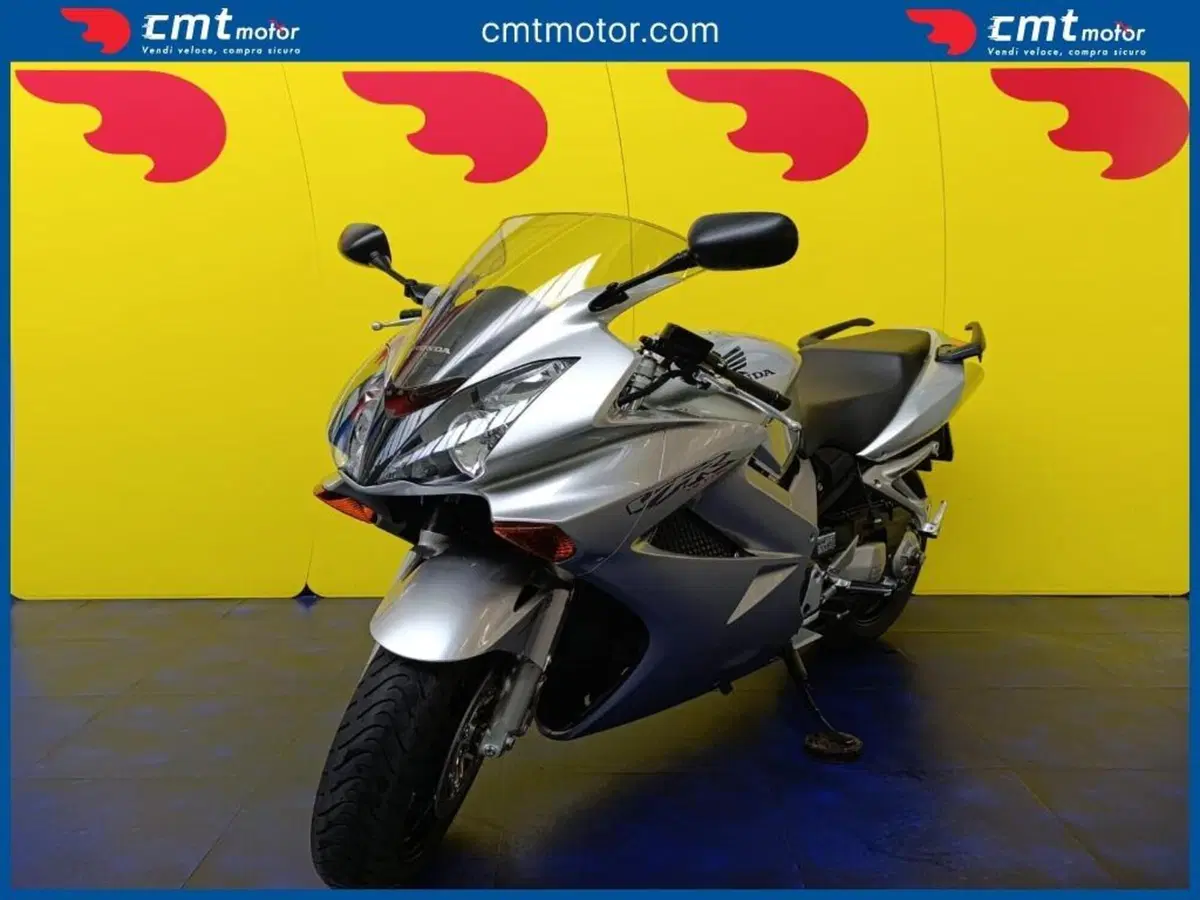Honda VFR 800 (2002 - 05) (2)