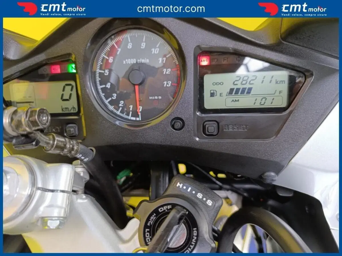 Honda VFR 800 (2002 - 05) (5)