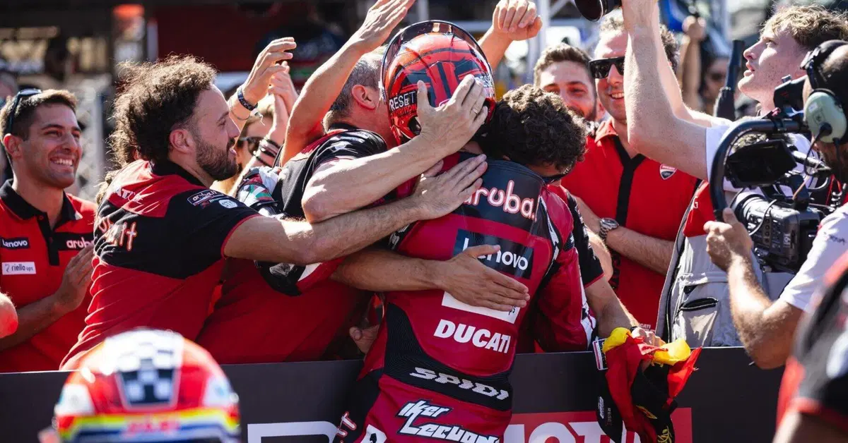 SBK 2026. GP del Regno Unito. Iker Lecuona: &ldquo;Ho vinto e sono felice, ma l&rsquo;importante &egrave; provarci sempre, sino alla fine&rdquo;.
