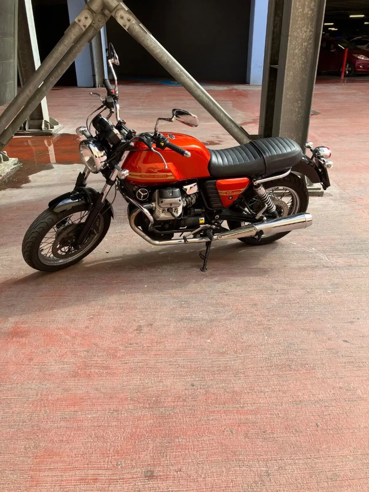 Moto Guzzi V7 Classic (2008 - 12) (4)
