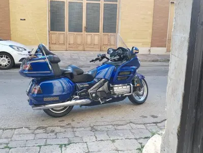 Honda GL 1800 Gold Wing (2000 - 05) usata