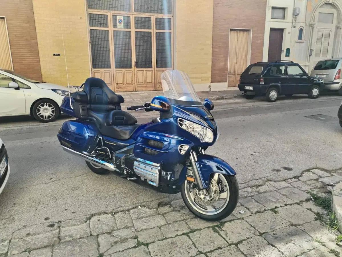Honda GL 1800 Gold Wing (2000 - 05) (4)