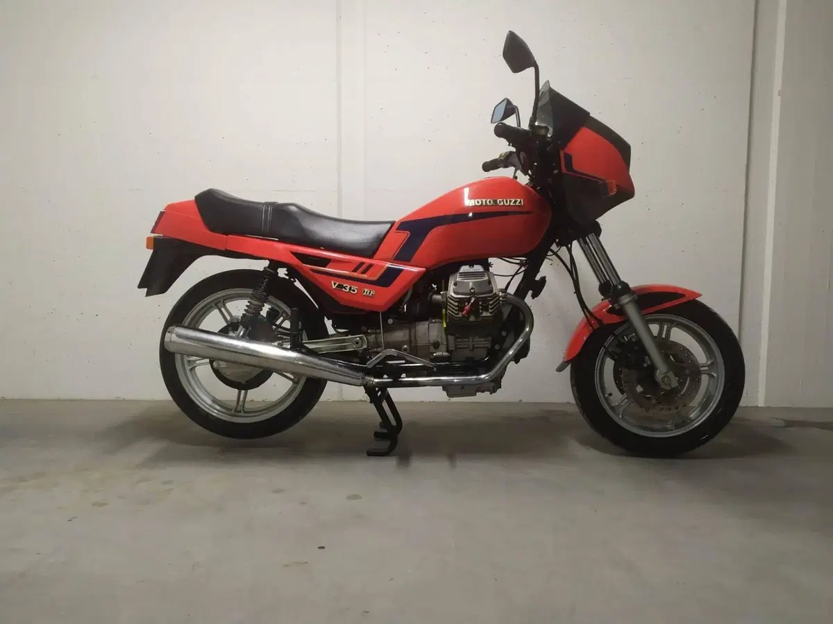 Moto Guzzi V 35 III (2)
