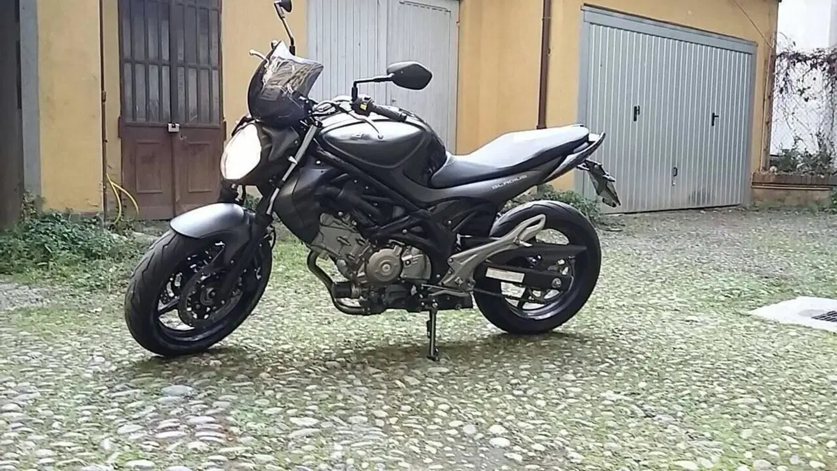 Suzuki Gladius 650 SFV ABS (2009 - 15) (3)