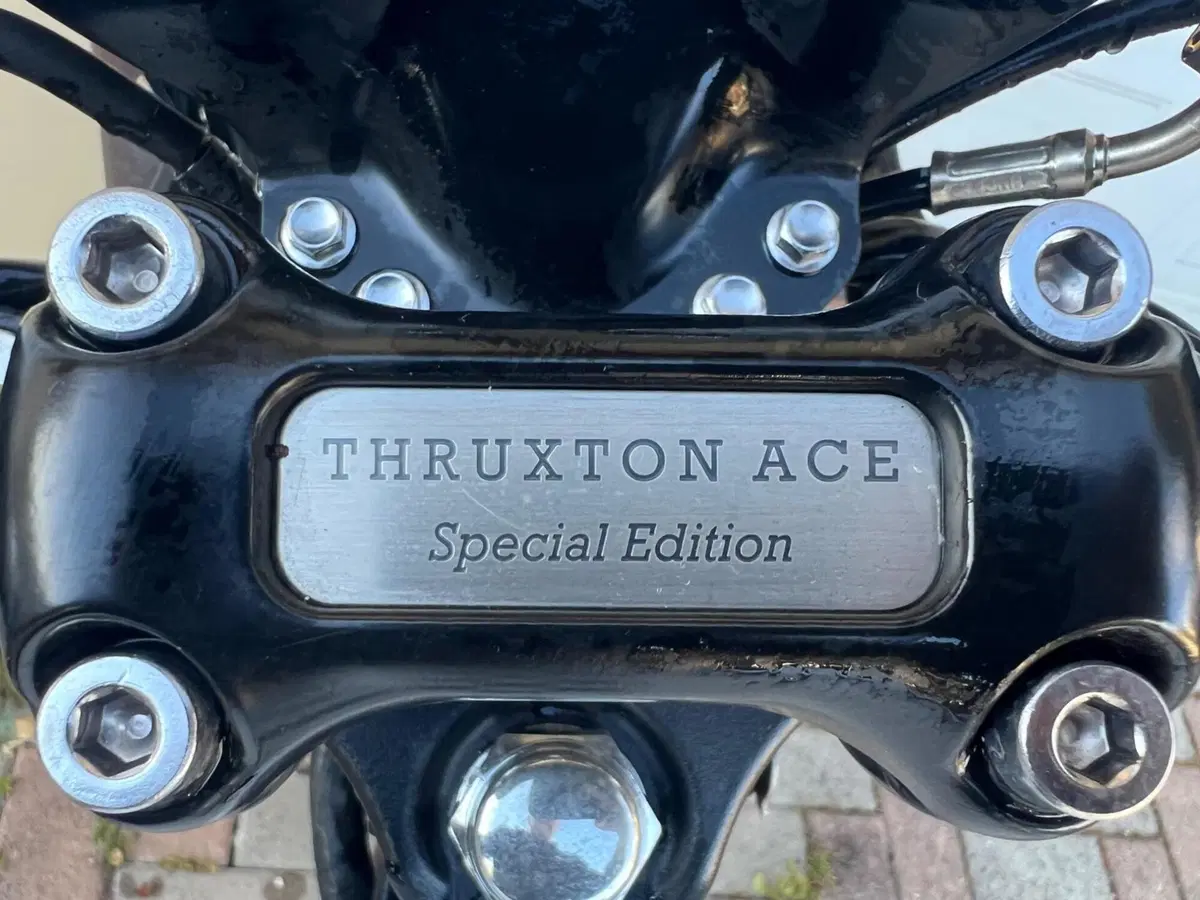 Triumph Thruxton 900 ACE (2014 - 15) (9)