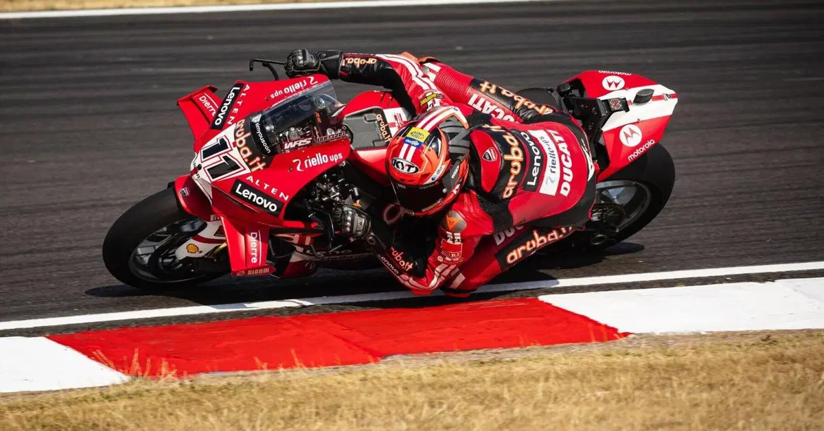 SBK 2026. GP del Regno Unito. SBK. Lecuona cade. Bulega vince la gara sprint 