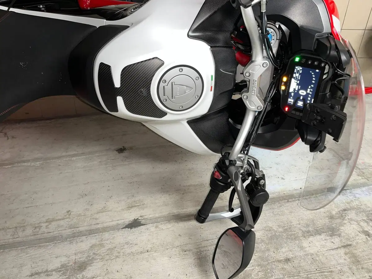 Ducati Multistrada 1260 Pikes Peak (2018 - 20) (5)
