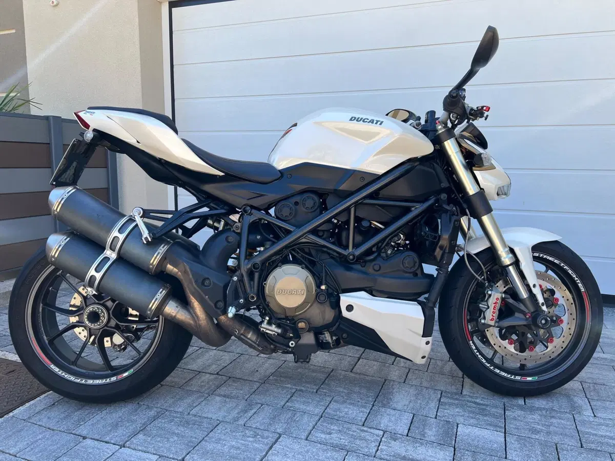 Ducati Streetfighter (2009 - 12) (2)