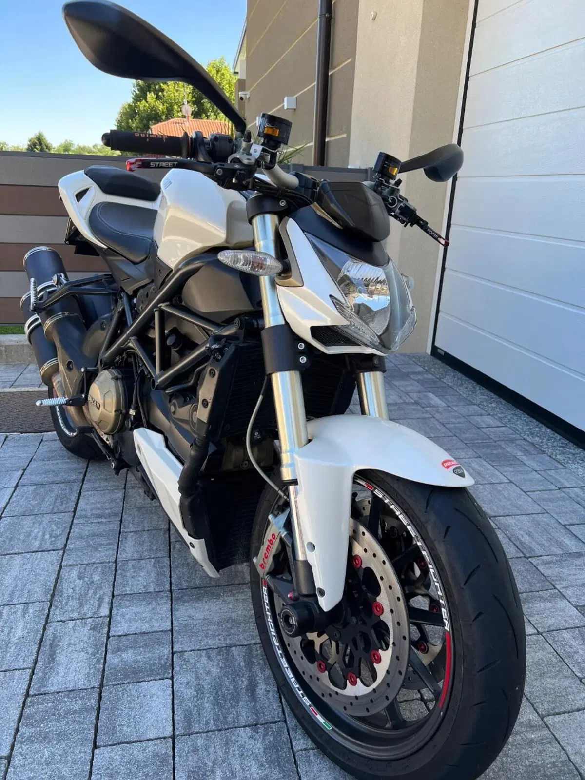 Ducati Streetfighter (2009 - 12) (4)