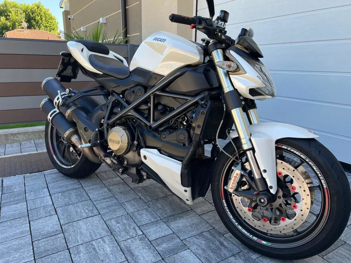 Ducati Streetfighter (2009 - 12) (8)