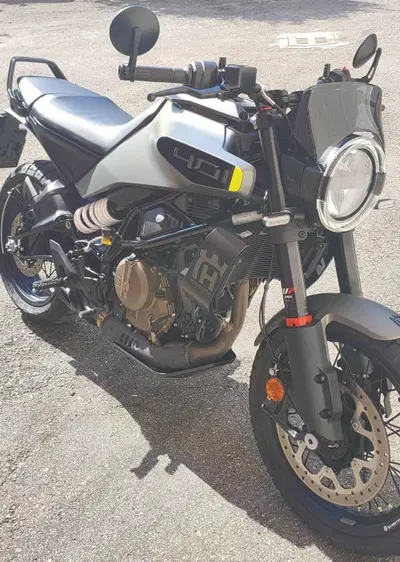 Husqvarna Svartpilen 401 (2024 - 26) usata
