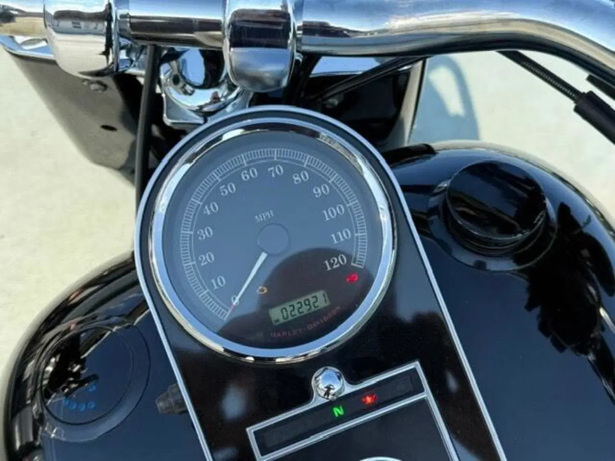 Harley-Davidson 1584 Fat Boy (2008 - 10) - FLSTF (2)