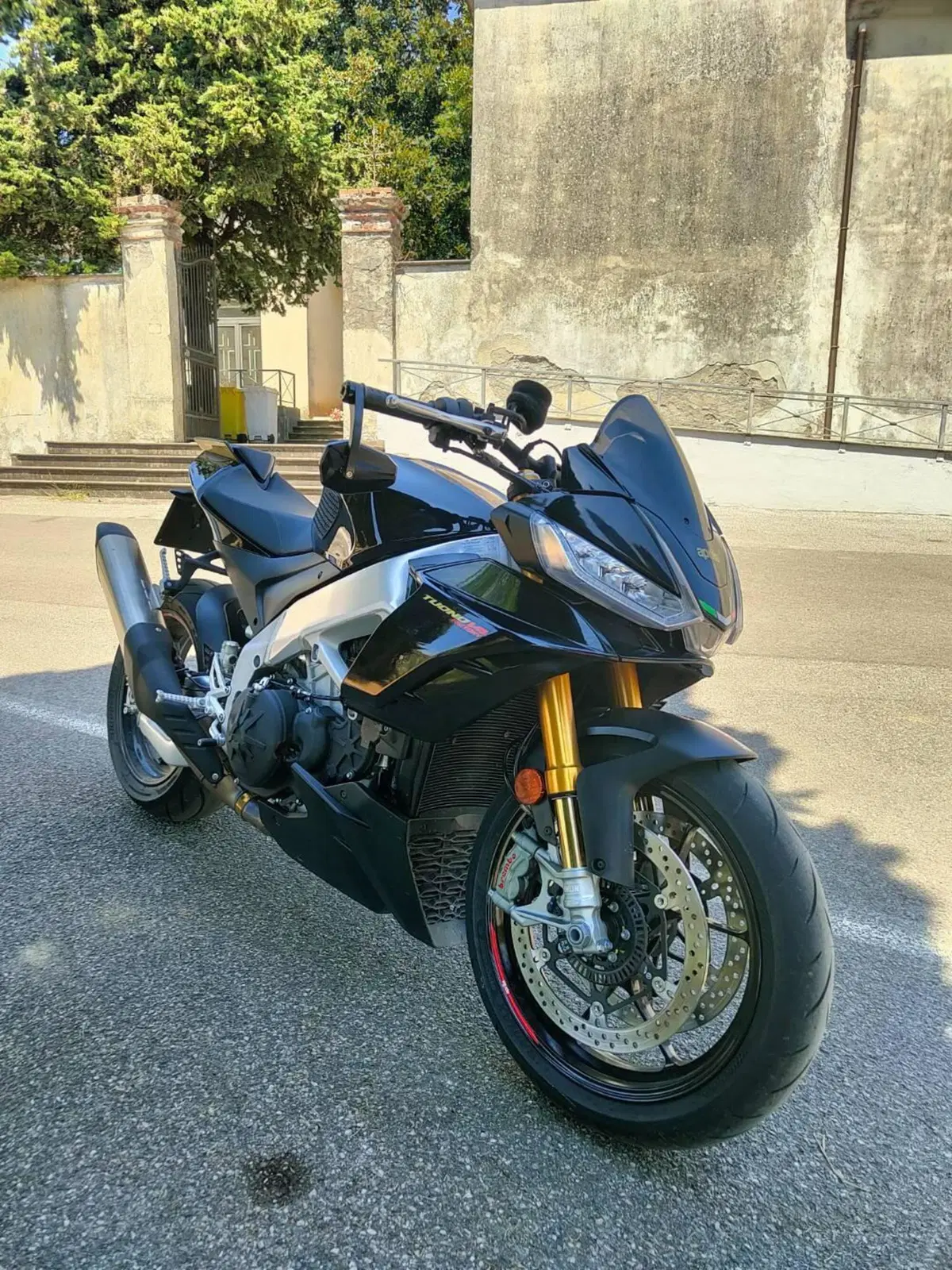 Aprilia Tuono V4 Factory (2021 - 24) (3)