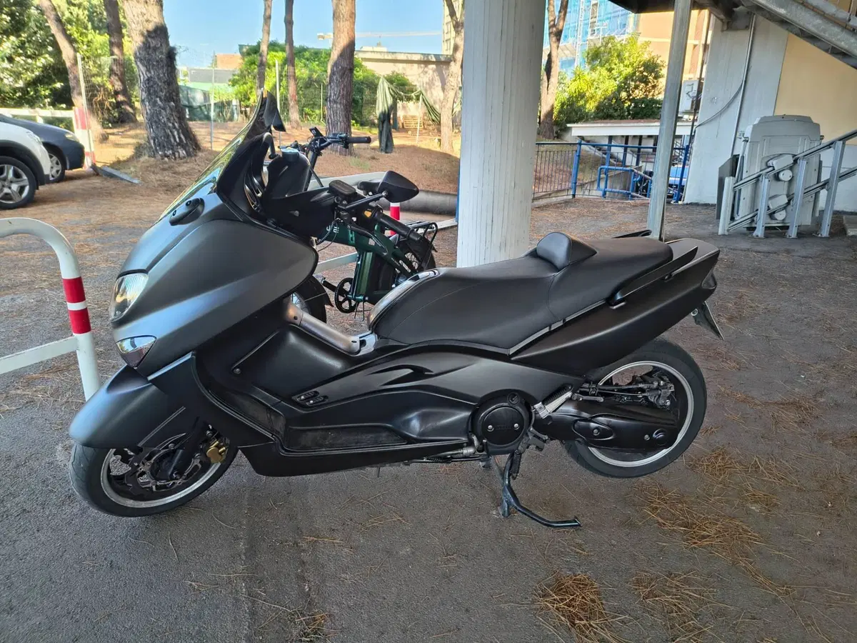 Yamaha T-Max 500 (2004 - 07) (2)