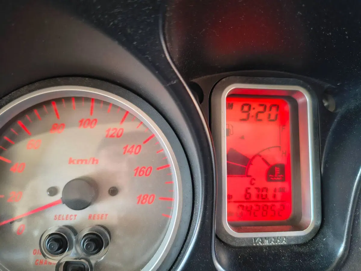 Yamaha T-Max 500 (2004 - 07) (4)