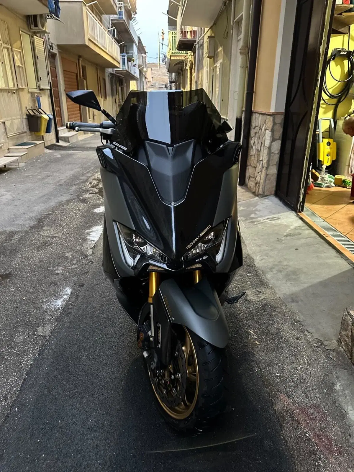 Yamaha T-Max 560 Tech Max (2020) (2)