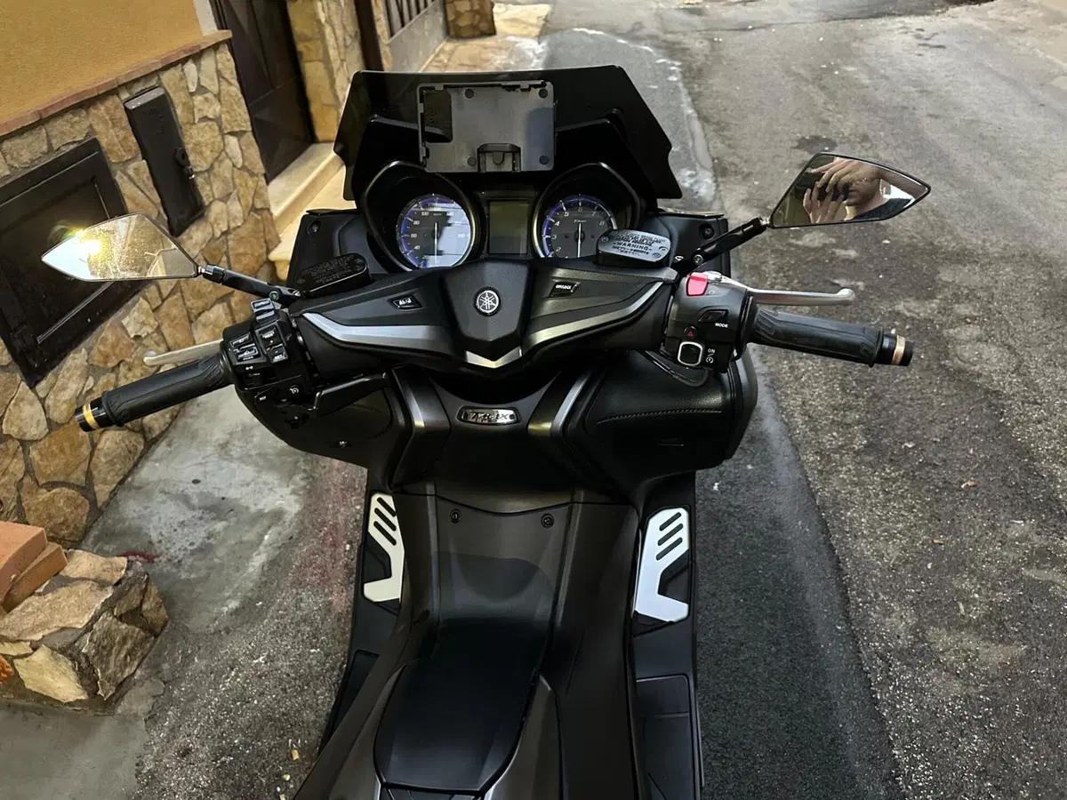 Yamaha T-Max 560 Tech Max (2020) (6)