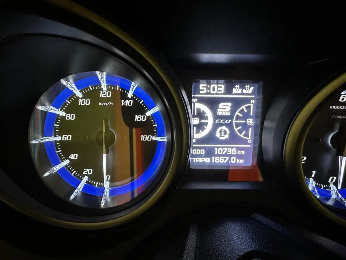 Yamaha T-Max 560 Tech Max (2020) (10)