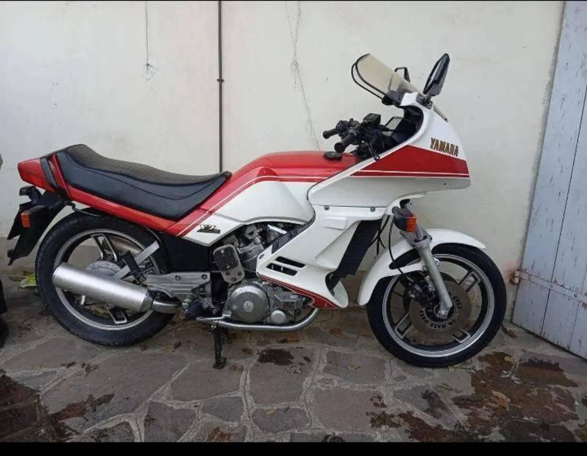 Yamaha XZ550 (2)