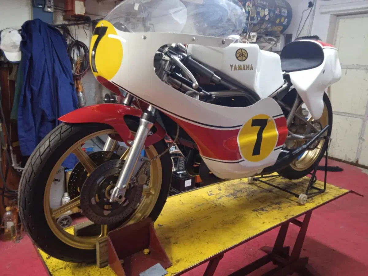 Yamaha GP 350 (2)