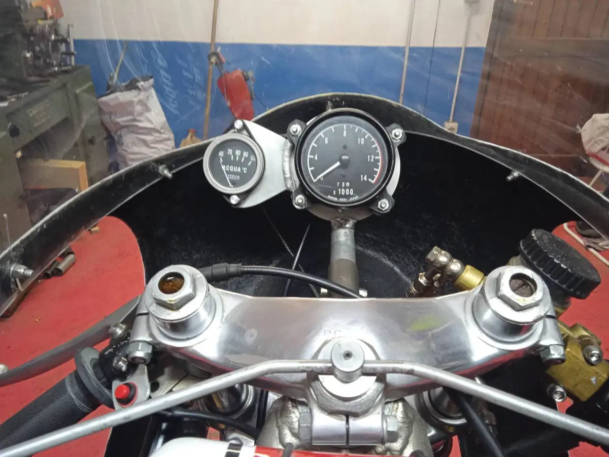 Yamaha GP 350 (9)