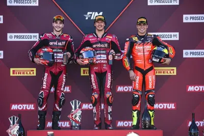 SBK 2026. GP del Regno Unito. Bulega si impone in Gara2