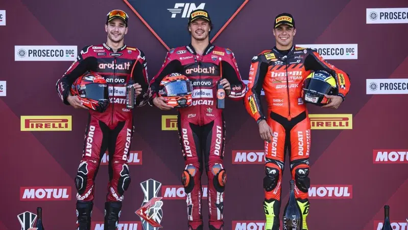 SBK 2026. GP del Regno Unito. Bulega si impone in Gara2