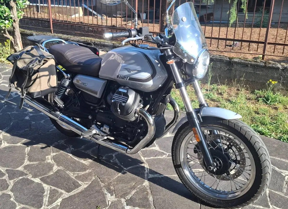 Moto Guzzi V7 Special (2021 - 24)