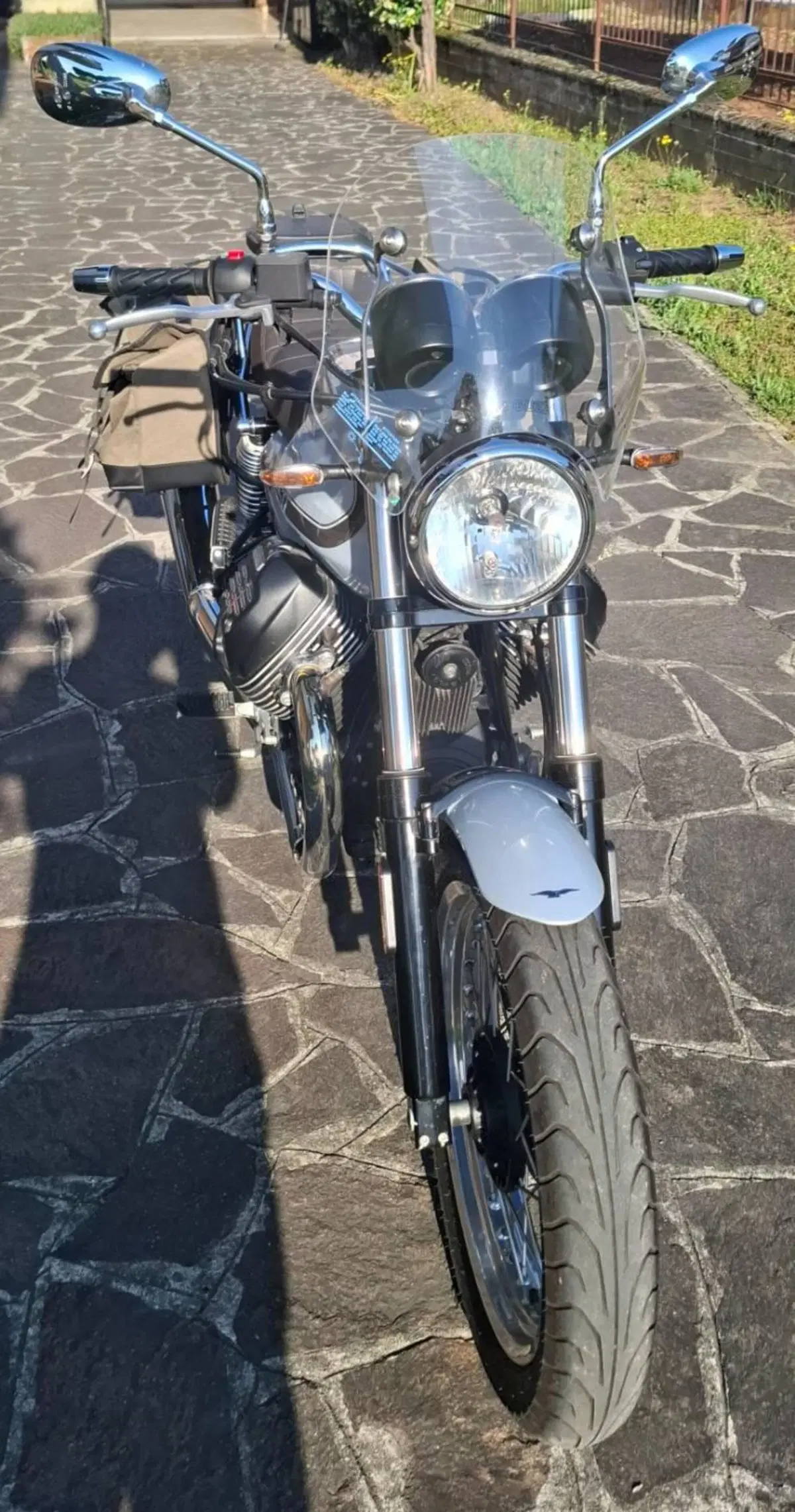 Moto Guzzi V7 Special (2021 - 24) (5)