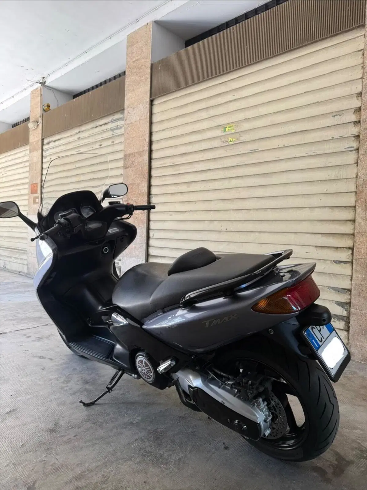 Yamaha T-Max 500 (2004 - 07) (3)