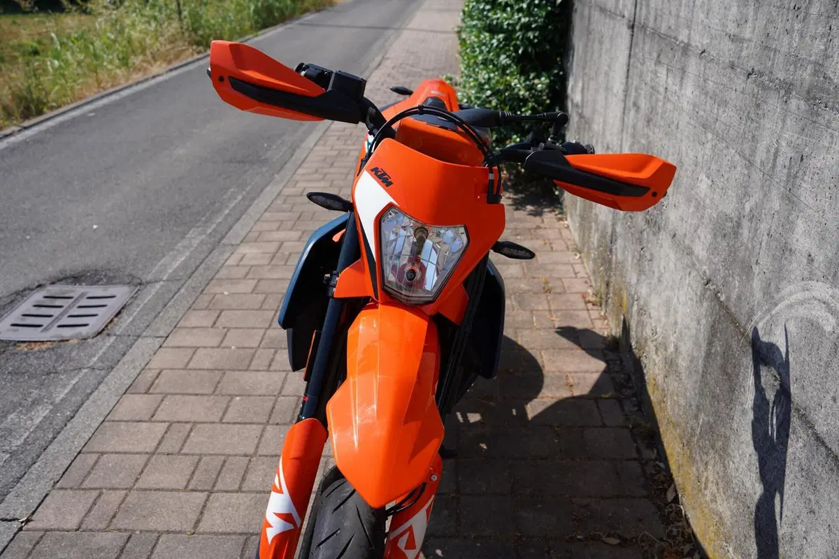 KTM 690 SMC R (2023 - 25) (5)