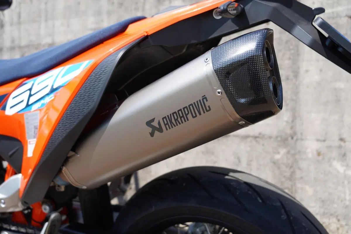 KTM 690 SMC R (2023 - 25) (9)