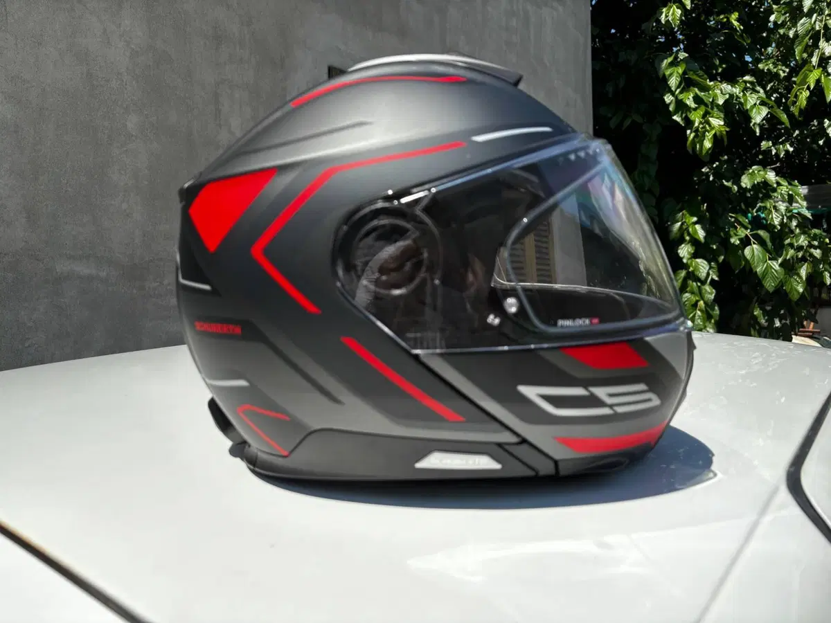 Casco Schuberth Helmets (4)