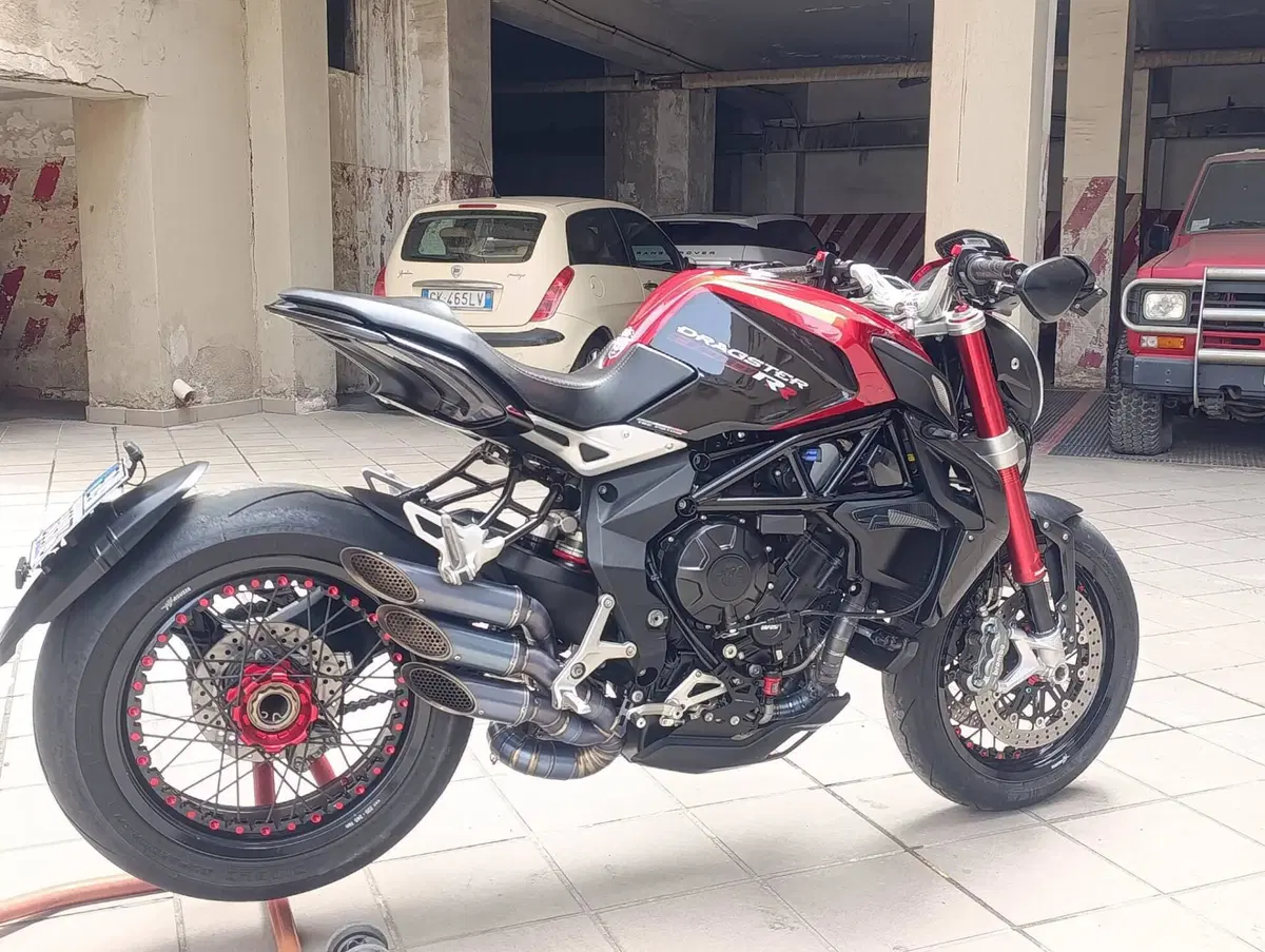MV Agusta Dragster 800 RR (2015 - 17) (4)