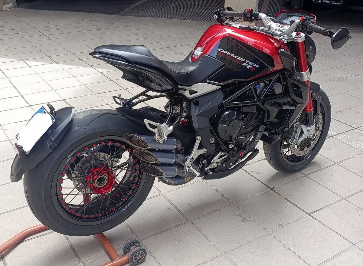 MV Agusta Dragster 800 RR (2015 - 17) (5)