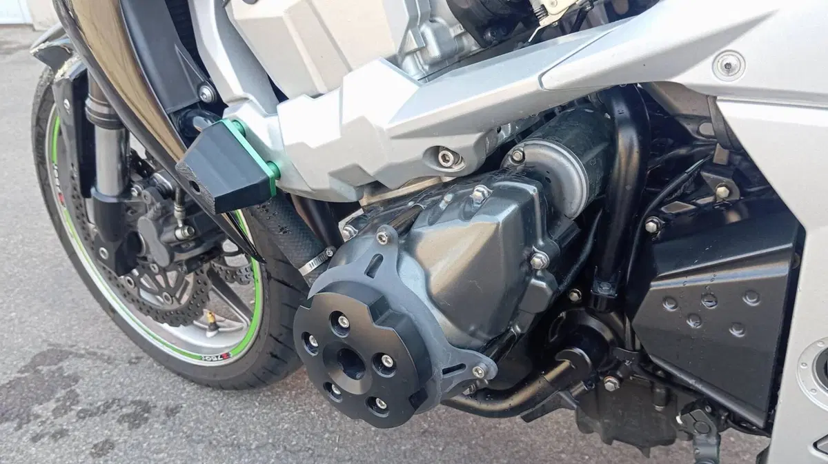Kawasaki Z 750 (2007 - 14) (6)