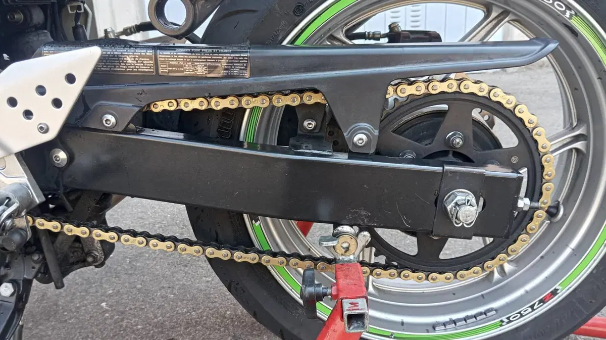 Kawasaki Z 750 (2007 - 14) (9)
