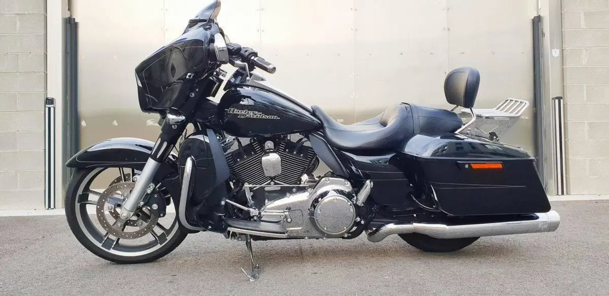 Harley-Davidson 107 Street Glide Special (2017 - 19) - FLHXS (5)