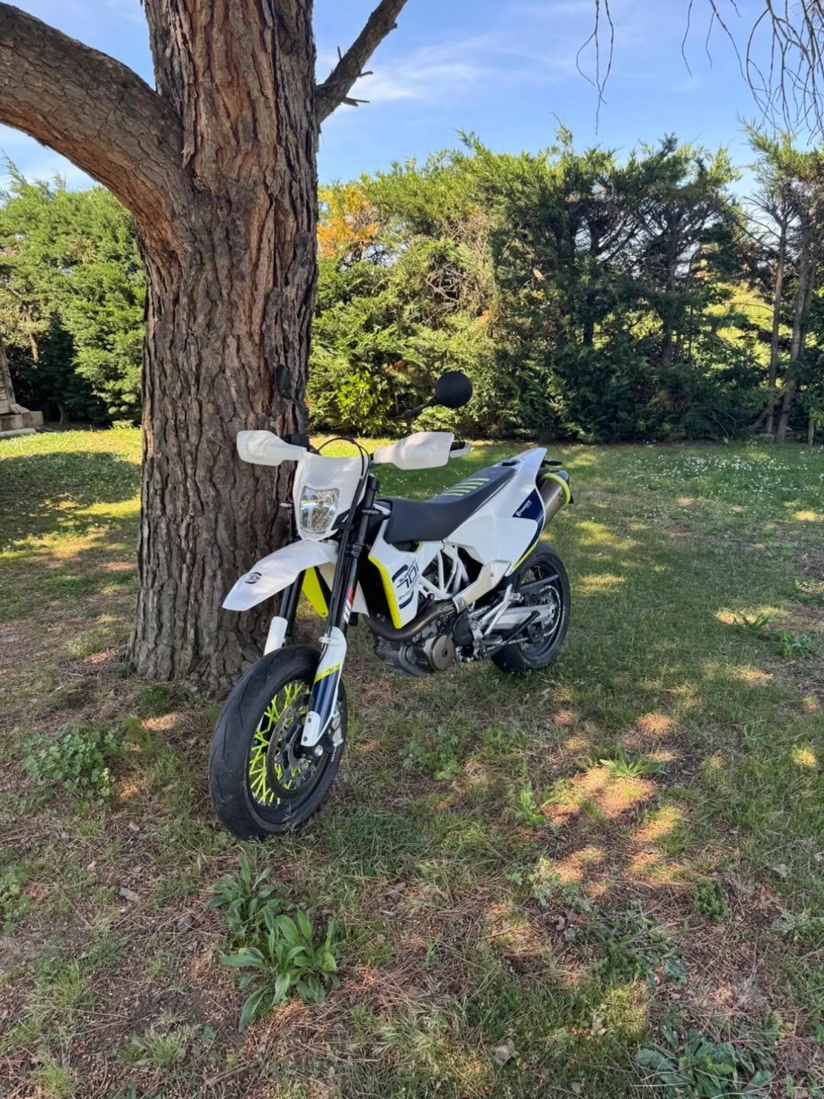 Husqvarna 701 Supermoto (2017 - 19) (3)