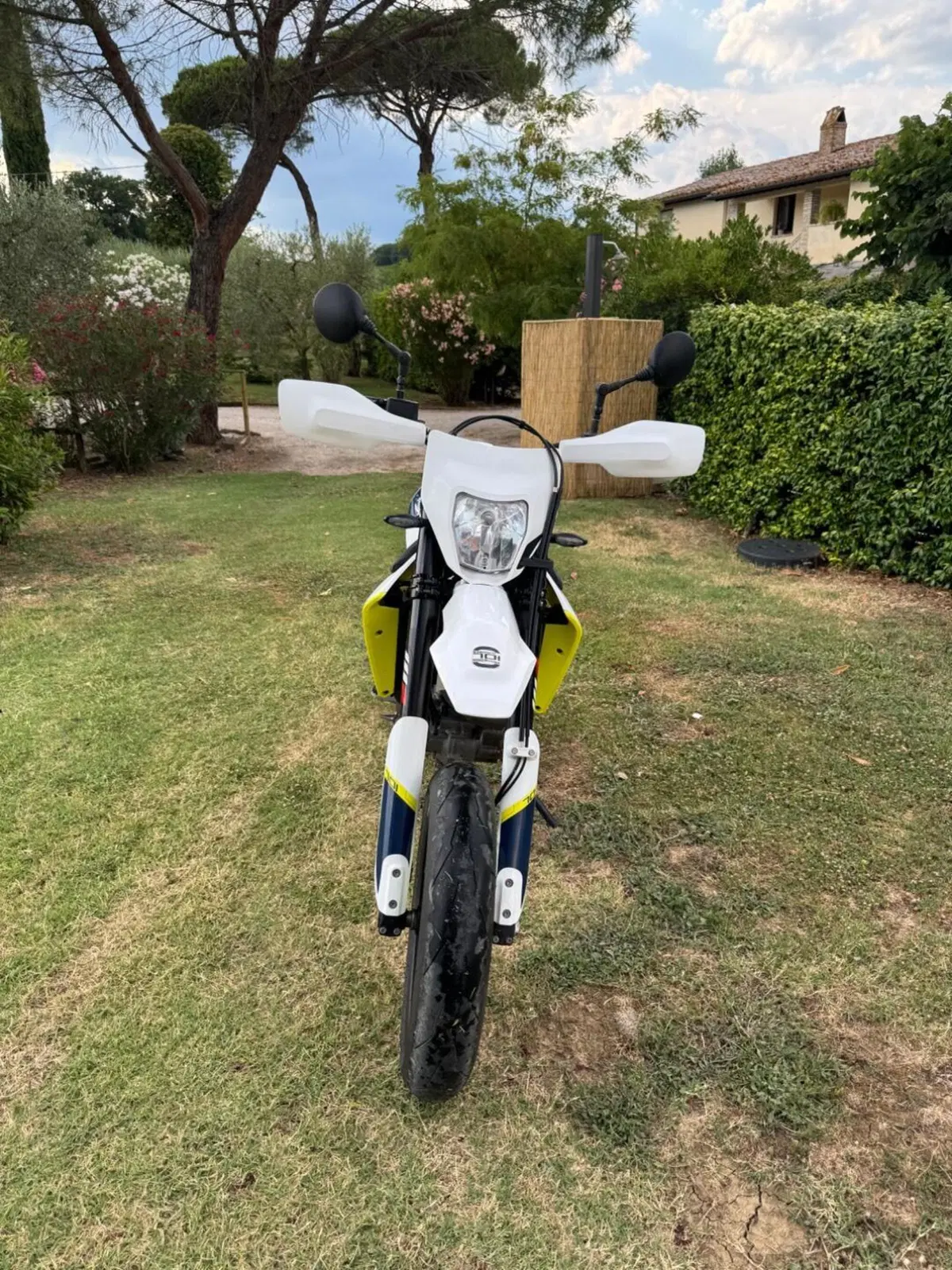 Husqvarna 701 Supermoto (2017 - 19) (5)
