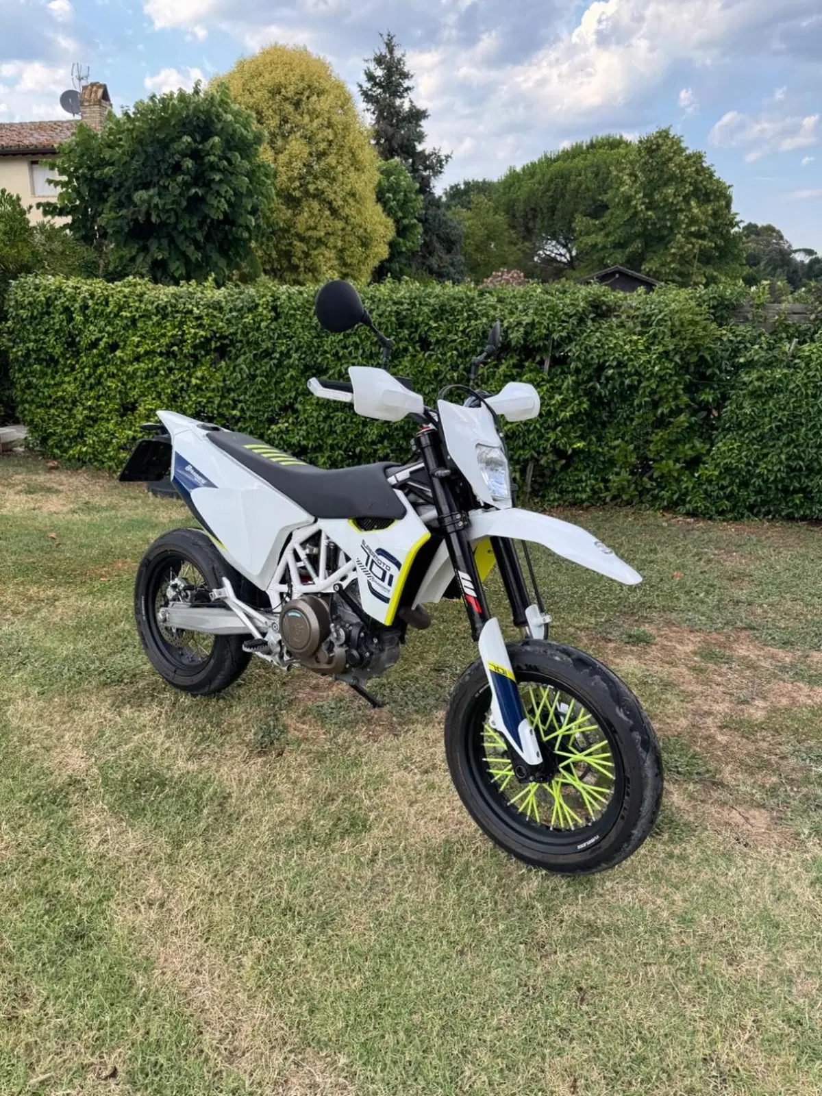 Husqvarna 701 Supermoto (2017 - 19) (6)