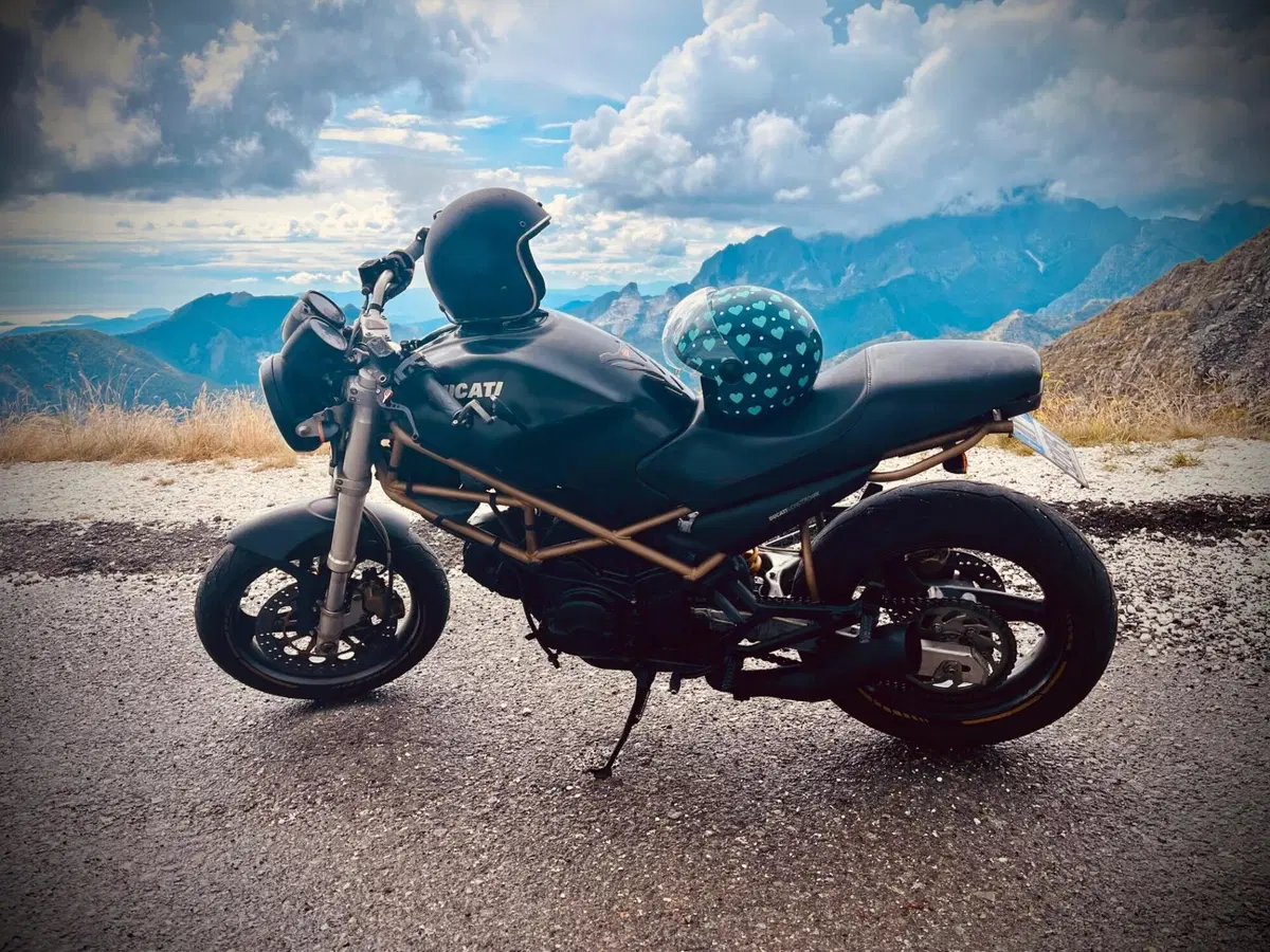 Ducati Monster 600 Dark (1998 - 01)